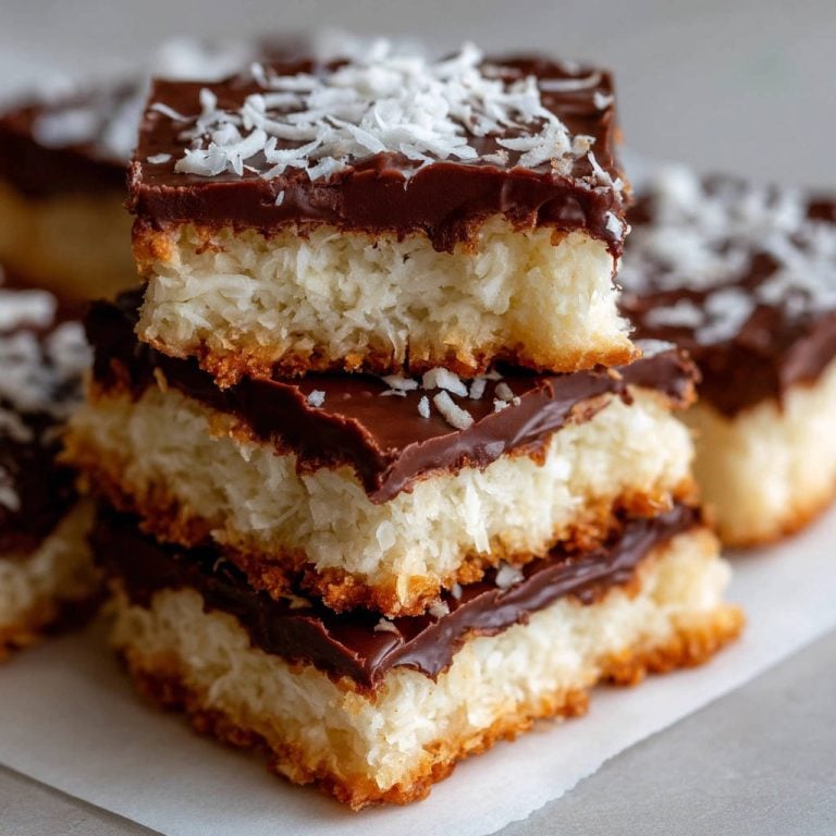 Saftige Kokos-Schoko-Schnitten: Das Geheimnis gegen trockene Kokosmasse!