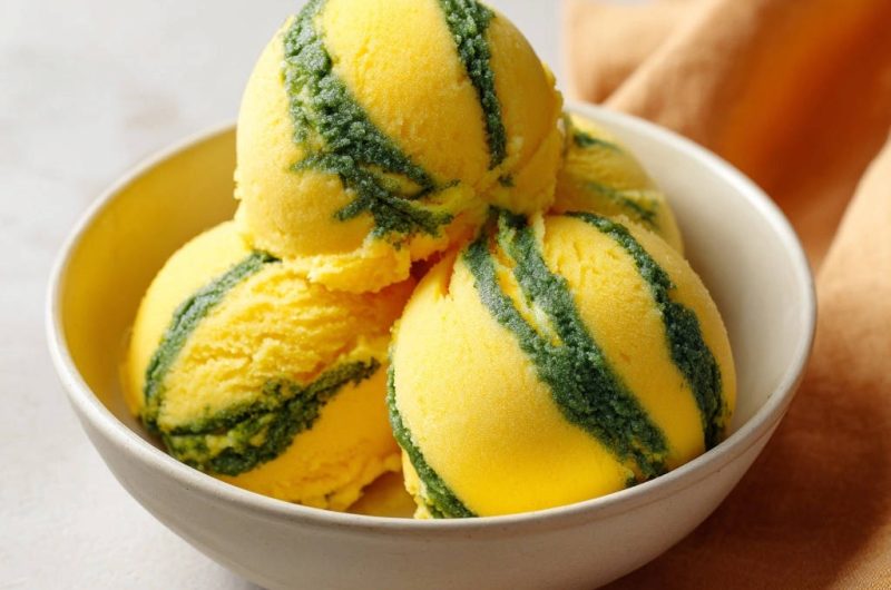 Sonnenverwöhntes Melonen-Minz-Sorbet