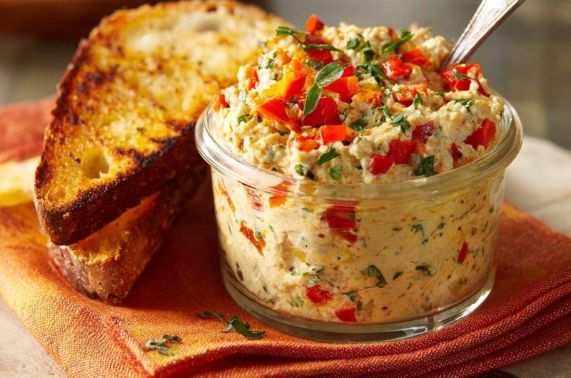 Cremiger Paprika-Kräuter-Aufstrich