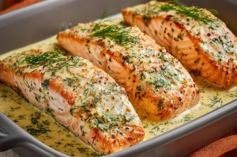 Saftiger Lachs in cremiger Dill-Zitronen-Soße