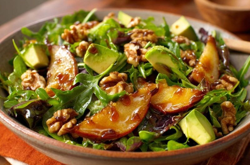 Herbstlicher Birnen-Avocado-Salat