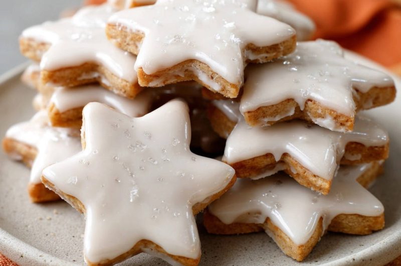 Mürbeteig-Sterne mit Zitronenguss