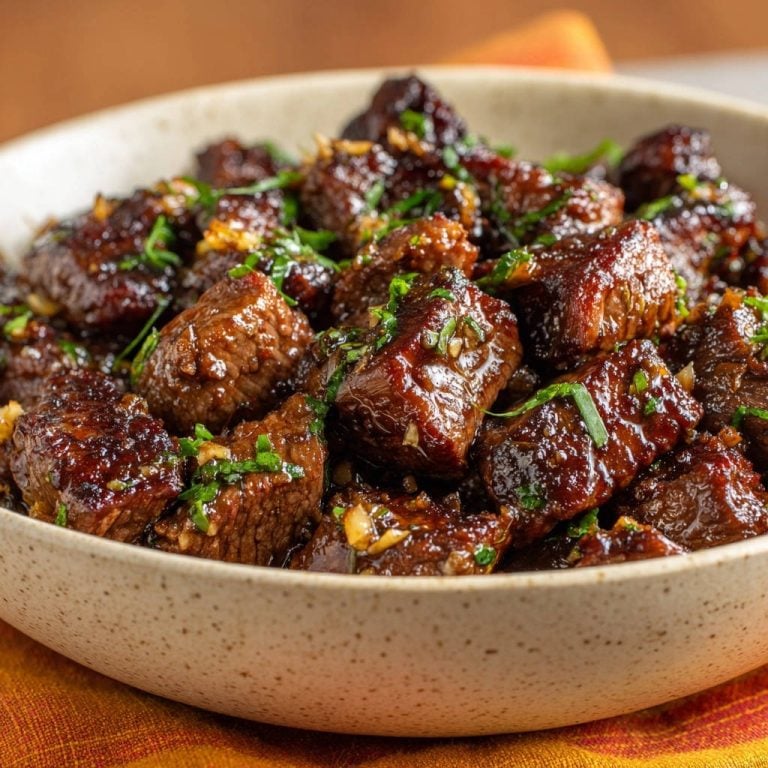 Saftige Rinderwürfel in Knoblauch-Kräuter-Glasur: Nie wieder zäh!