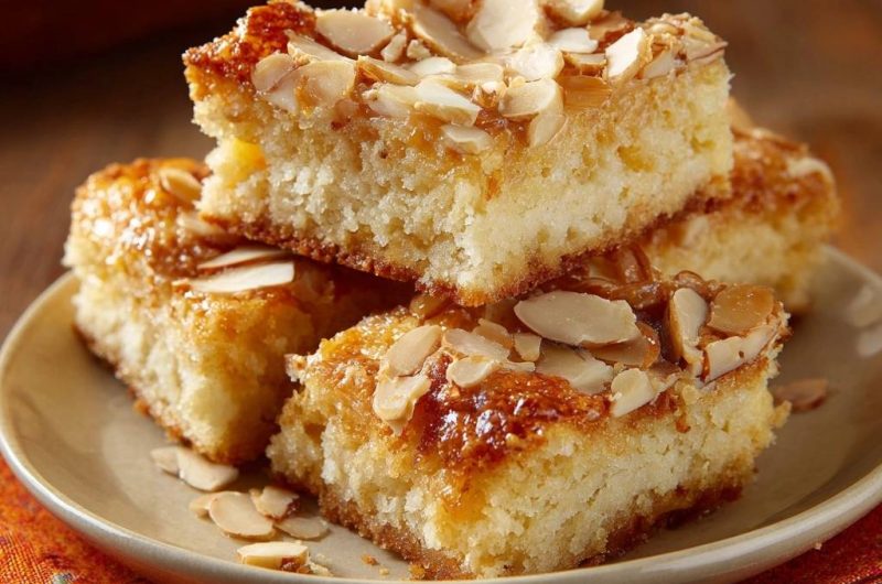 Karamellisierter Mandel-Blechkuche