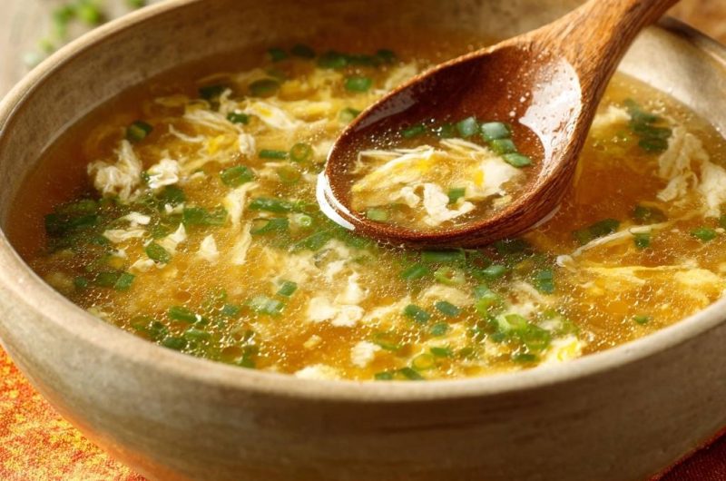 Eierblumensuppe (Nie wieder klumpige Eierfäden!)