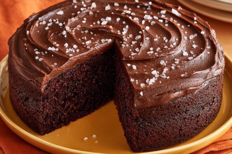 Schokoladenkuchen mit Meersalz-Frosting