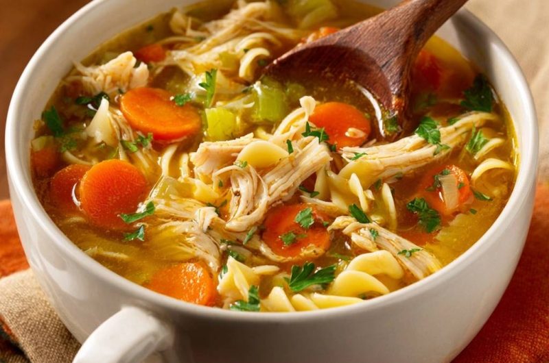 Hühnernudelsuppe