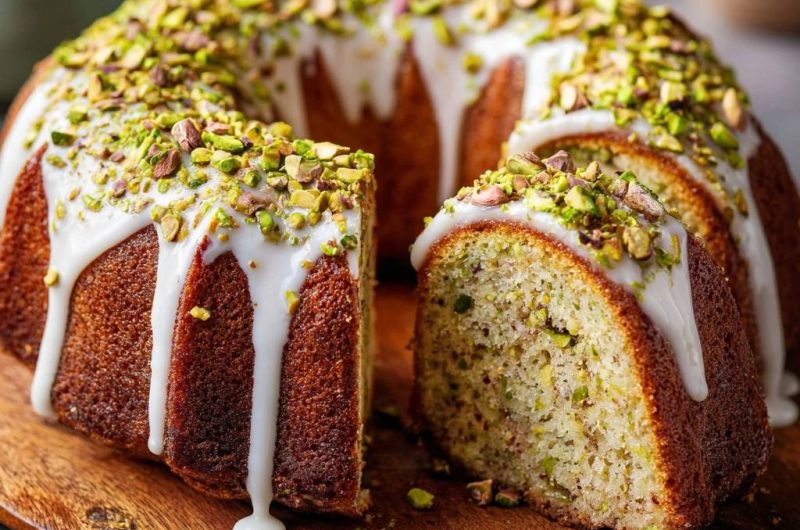 Pistazien-Bundkuchen