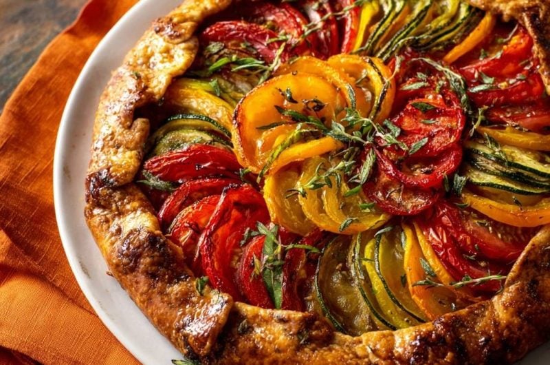 Bunte Gemüse-Tarte (Nie wieder matschiger Teig!)