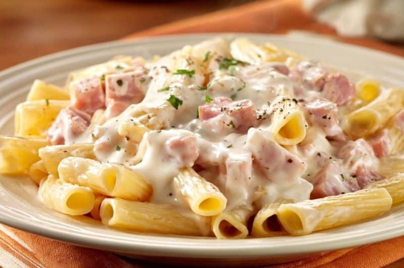 Cremige Rigatoni mit Schinken (Nie wieder geronnene Sahnesoße!)