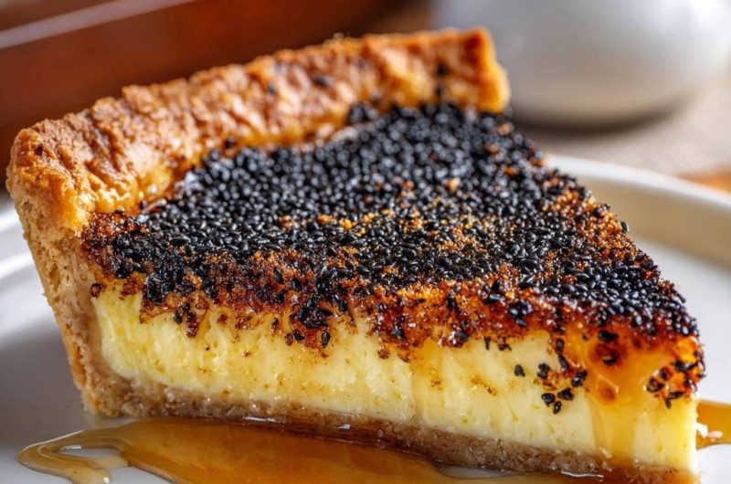 Cremige Schwarze Sesam-Torte (Endlich knusprige Sesamkruste!)