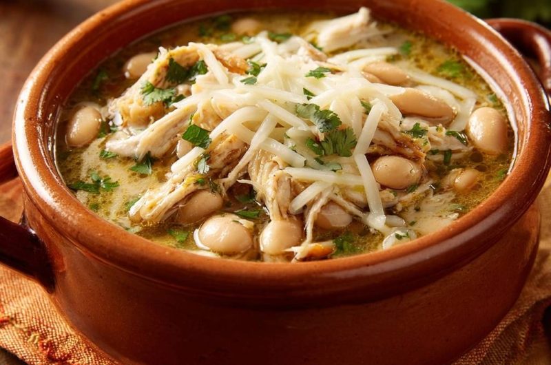 Cremiges Grünes Hähnchen-Bohnen-Chili