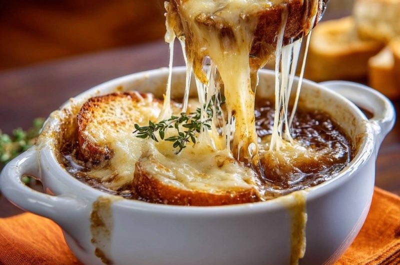 Französische Zwiebelsuppe (Nie wieder verbrannte Zwiebeln!)