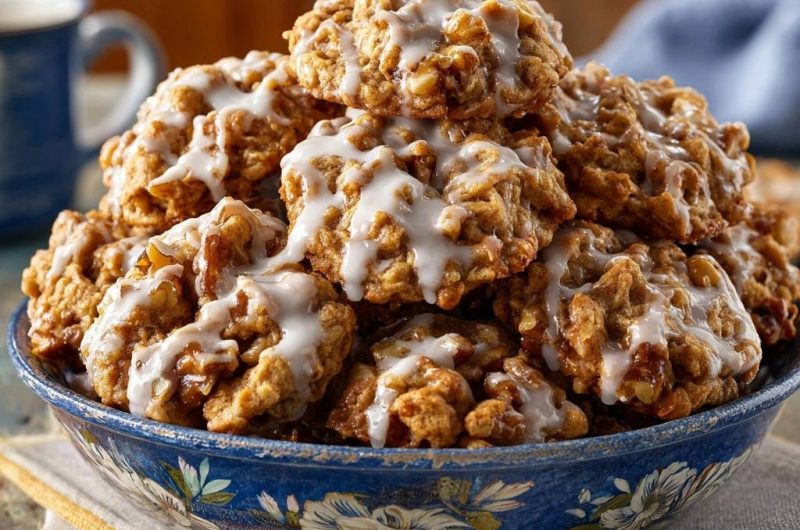 Knusprige Hafer-Walnuss-Cookies mit Vanille-Guss