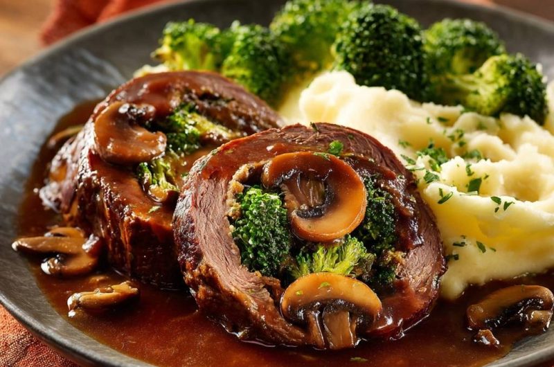 Saftige Pilz-Brokkoli-Rindfleischrouladen mit cremigem Püree