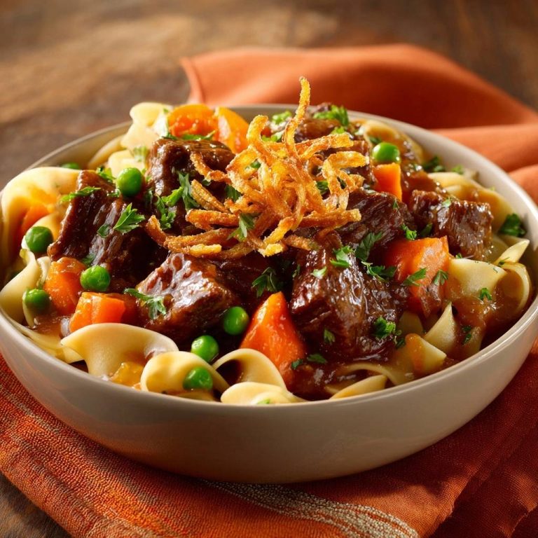 Zartes Rindergulasch mit Nudeln – butterzart!
