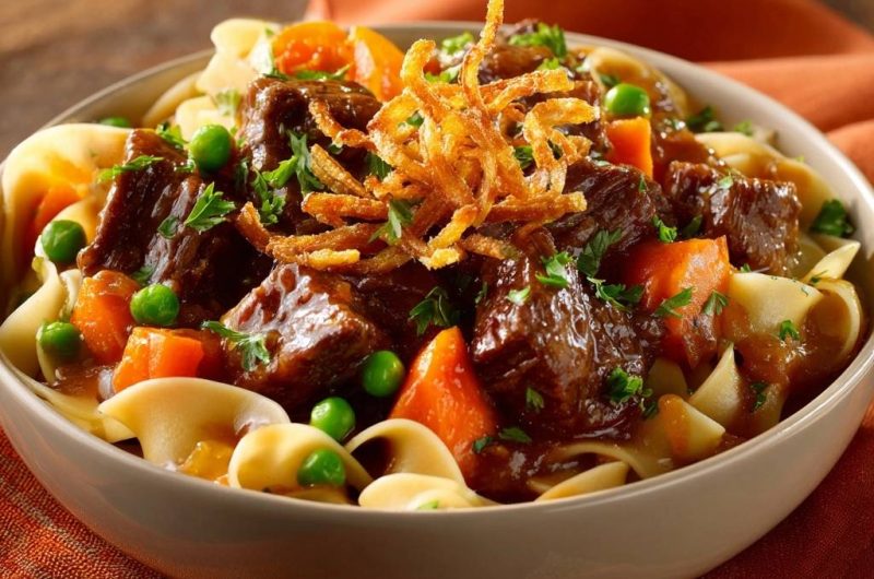 Zartes Rindergulasch mit Nudeln