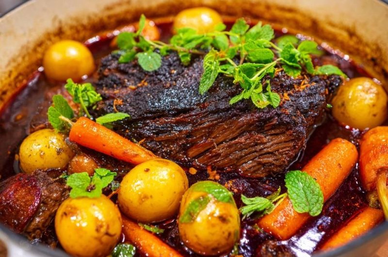 Rindfleisch mit Kartoffeln und Karotten