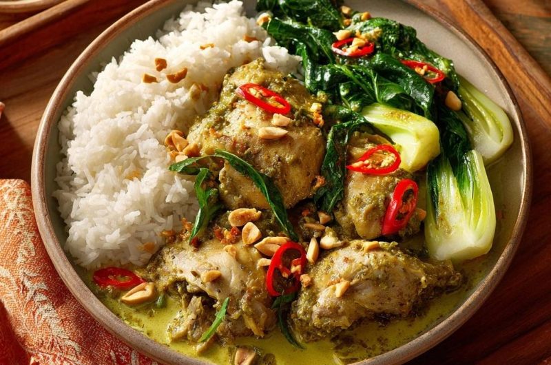 Cremiges Grünes Thai-Curry mit Hähnchen