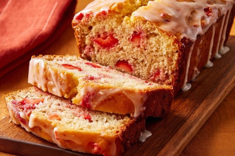 Erdbeerguss-Kuchen (Nie wieder sinkende Erdbeeren!)