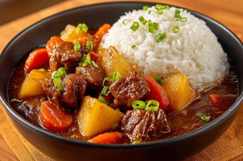 Japanisches Rindfleisch-Curry mit Reis