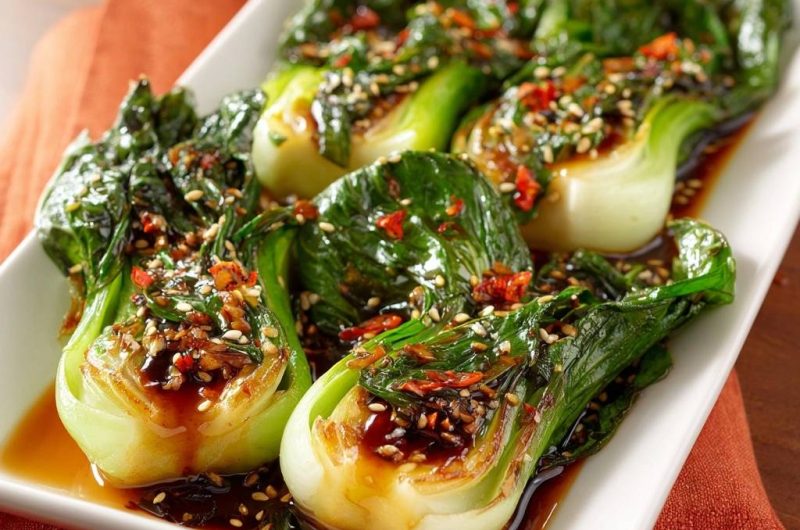 Knackiger Pak Choi mit Chili-Sesam-Soße