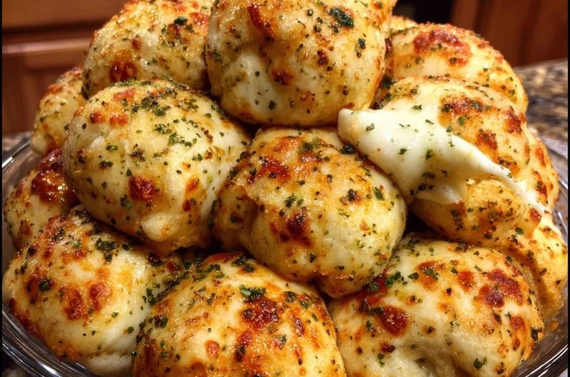 Knusprige Knoblauch-Käse-Bomben