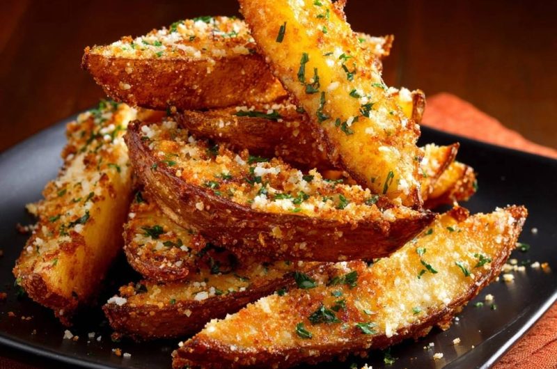 Knusprige Parmesan-Kartoffelwedges