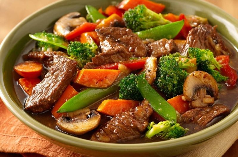 Saftiges Rindfleisch-Gemüse-Wok