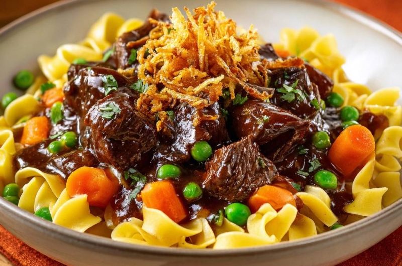 Zartes Rindergulasch mit Eiernudeln