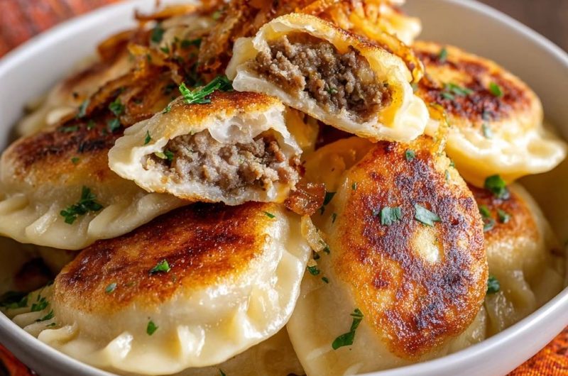Herzhafte Fleisch-Piroggen mit Röstzwiebeln